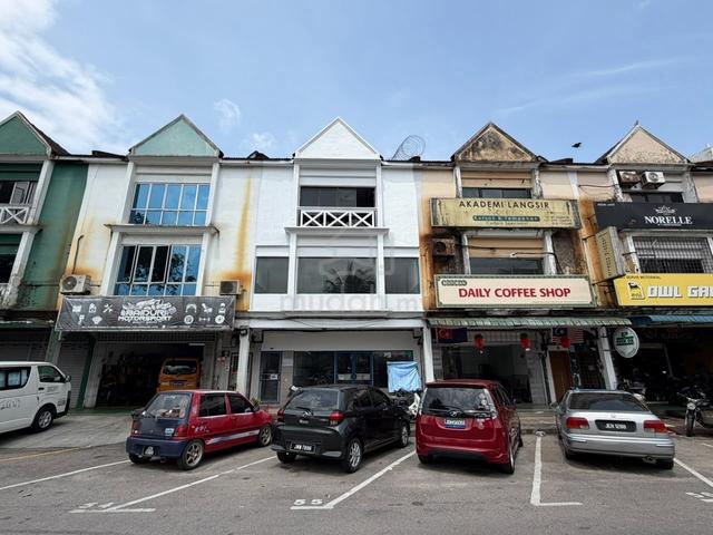 Taman Tampoi Utama @ JB Three Storey Renovated Shop (Facing Main Road) 1