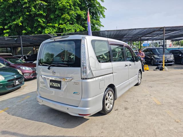 2013 Nissan SERENA FULL SPEC 2.0 (AUTO) - 3