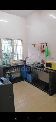 Renovation FULLY Room for rent at Bandar Puteri MOVE IN immediately!!! 3
