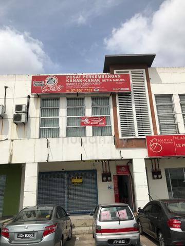 Kempas Utama Shoplot 1