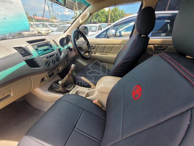Toyota Fortuner 2.5 diesel 4x4 manual tahun 2006  - 5