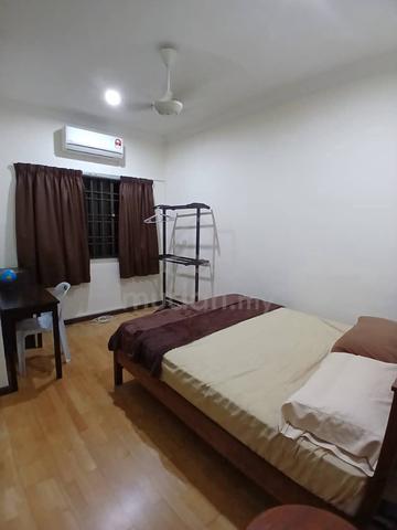 Puchong Kinrara Gated Gaurded BK5 Harmony Land House Medium Room Rent 1