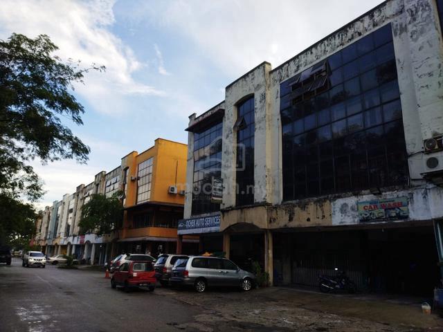 4 Storey Shop Office Bandar Pinggiran Subang  1