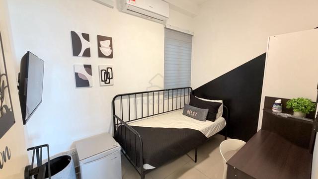 Single Room @ Acacia Residence Sepang | Aircon, TV & Mini Fridge 1
