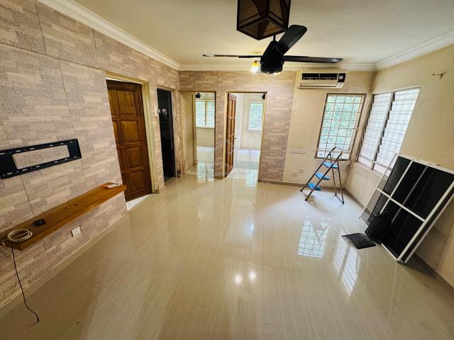saujana apartment 1