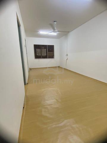 Apartment Idaman 1