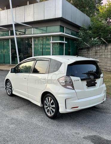 2011 Honda JAZZ 1.5 V FACELIFT (A) - 1