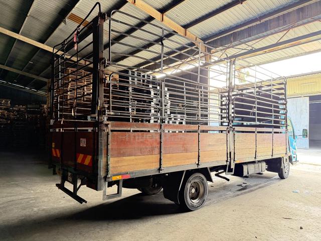 hino wooden cargo lorry 3 ton tip top condition - photo 4 of 6