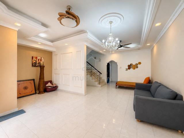 FULLY RENOVATED ⭐ Double Storey Terrace Taman Bukit Subang 1