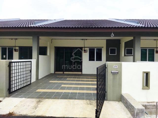 Perak Sitiawan Freehold 1-Storey Terraced House For Sale 1