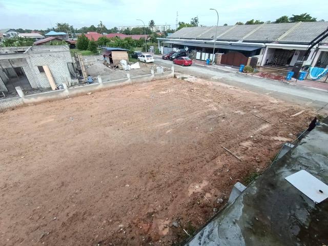 Depan perumahan Ready infra Lot Banglo Jalan Kebun Lorong Misran 1