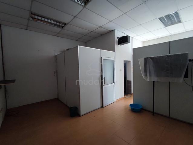 2nd Floor Office Space / Rumah Kedai at Lorong Tun Ismail (3 Aircond) 4