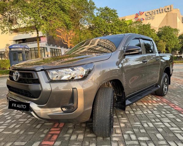 2021 Toyota HILUX 2.4 E (A) LIKE NEW - 3