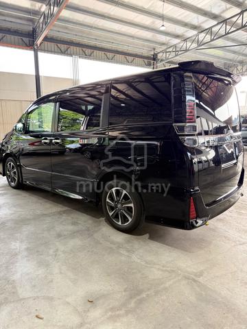 2020 Toyota Voxy Kirameki 2 Low Mileage - 2