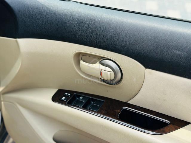 2015 Nissan GRAND LIVINA 1.8 CLASSIC/COMFORT - 4
