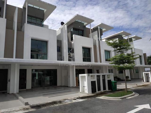 For Sale| 3 Storey Terrace| Lake Point Residence Cyberjaya 1