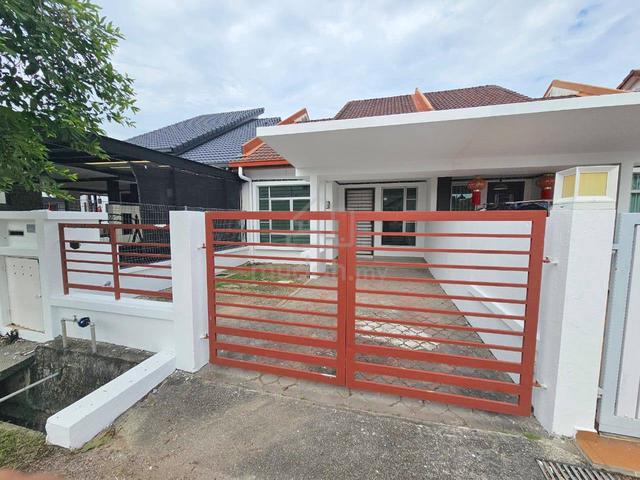 FACING OPEN - Single Storey Jalan Makyong Bukit Raja Klang 1