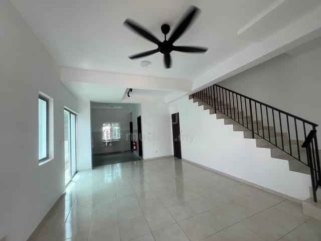 Endlot house at Kota Warisan for rent 1