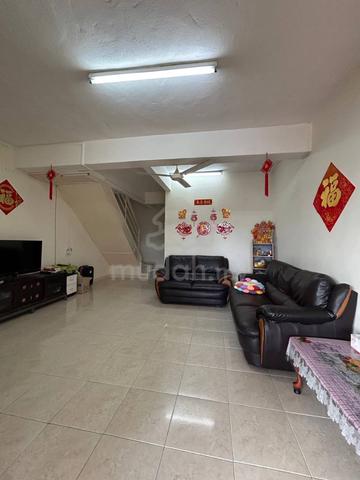 Facing Padang  2 Storey House ,Tamby Chik Karim Batu Berendam Melaka 1