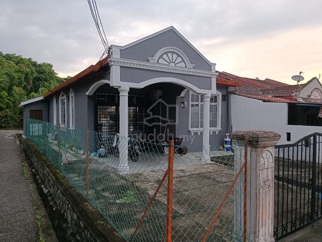 Rumah Teres Taman Desa Cempaka untuk dijual 1