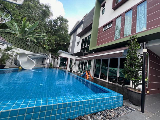3 Storey Corner Semi-D With Swimming Pool 3