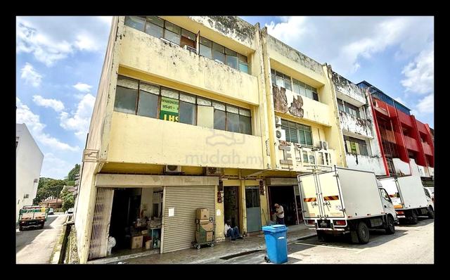 FACING OPEN🔥 ENDLOT 3 Storey Shop Lot Taman Nirwana Ampang 1