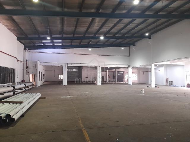 Taman Perindustrian Puchong, 1.5 Storey Detached Factory To Let 1
