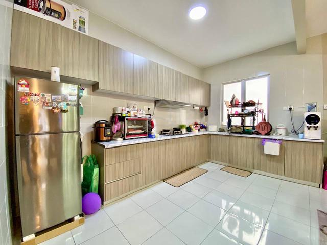Residensi Adelia 4