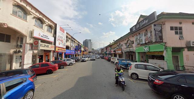 bandar baru selayang 3 sty shoplot . 22x59 . non bumi lot 1