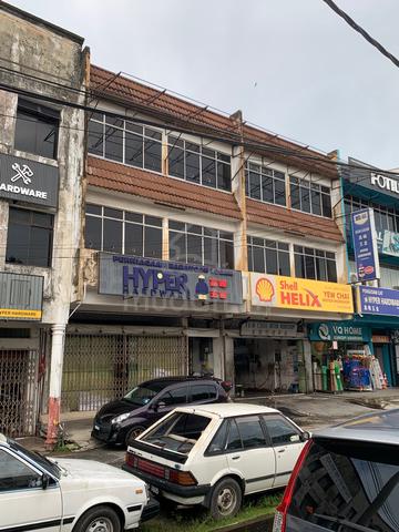 Shahbandar 3 story Shop Lot For Sale BP 1