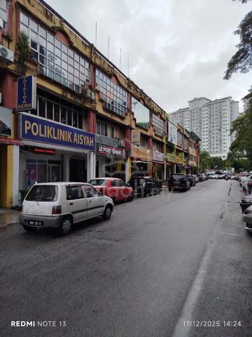 FORE SALE - 3 Storey Intermediate Shop Lot Batu Caves 1