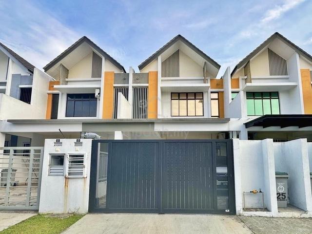 Rumah lawa Double Storey Terrace di Meridin East, Psr Gudang for sale. 1