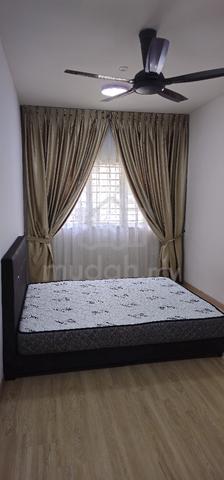 [Short Term] Master Room Kota Kemuning Female 1