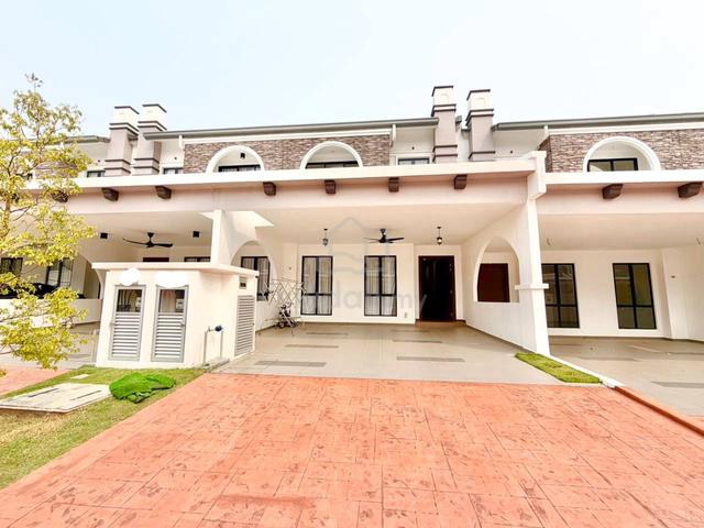 NEW RENOVATED Double Storey Setia Safiro AMADEO Phase 3, Cyberjaya 1