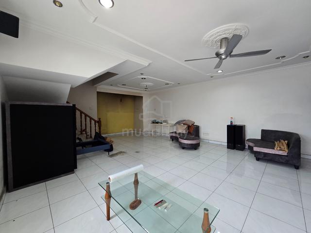Batu Belah Double Storey House Location Convenient WidelySpace Parking 1