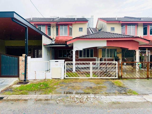 Freehold Menghadap Kawasan Lapang 800m ke SK, Halaman Meru Permai 1
