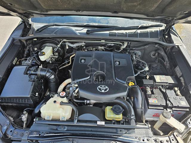 2019 Toyota HILUX 2.8 BLACK EDITION (A) - 4