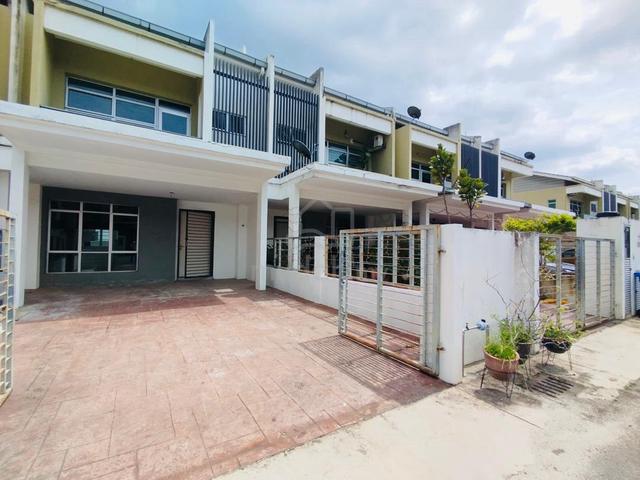 Double Storey Terrace Jalan Lombong Timah Seksyen 29, Shah Alam 1
