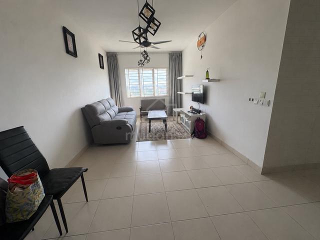 De Bayu Apartment 1