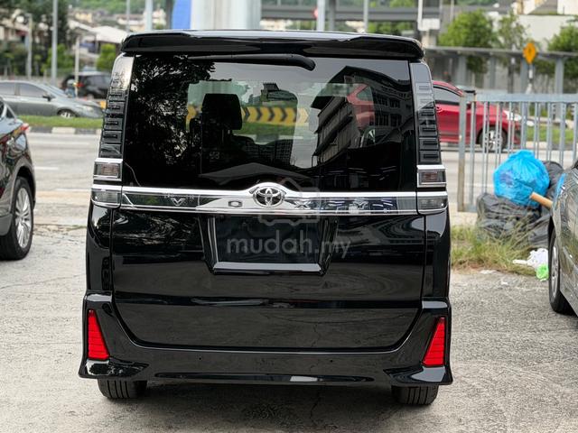 2021 Toyota VOXY 2.0 ZS KIRAMEKI 3 - 4