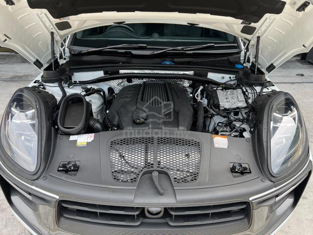 YR 2023 Porsche MACAN T 2.0 SPORT CHRONO - 3