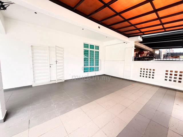 FOR SALE Corner Lot TAMAN MOLEK Single-Storey 1