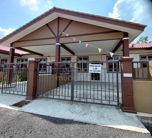 RUMAH TERES 3 BILIK Di KAMPUNG CHENDERAH JASIN 240K SAHAJA! 1