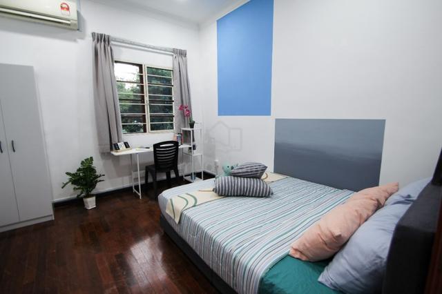 Walk To LRT Station and All Amenities Gated Guarded Fully Furnished 1