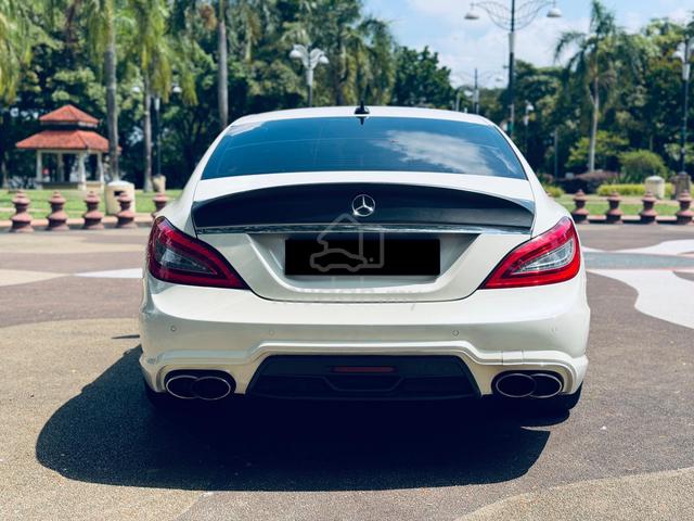Mercedes Benz CLS63 AMG Coupe V8 Bi-Turbo - 5