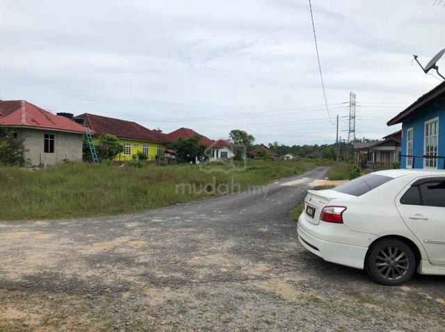 Tanah Corner Lot untuk Dijual Kampung Kelewek, Tanah Merah 1