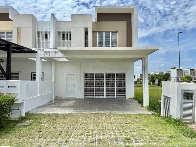 CHEAPEST CORNER + BIG LAND !! Double Storey @ Casa Green, Cybersouth 1