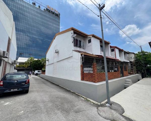 Freehold Double Storey Terraced End Lot Burhanuddin Helmi TTDI KL 1