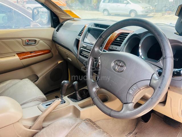 Offer!! 2010 Toyota FORTUNER 2.7 V FACELIFT (A) - 3