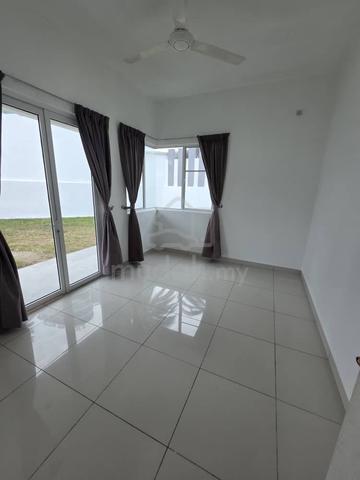 Tree Residency Lorong Rajawali Bayan Lepas gated, guarded 1
